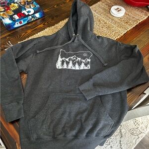 “Sunriver” Oregon branded Charcoal Gray Graphic Hooded Pullover Sweatshirt